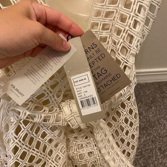 Thurley White VNeck open knit dress - Picture 4 of 5